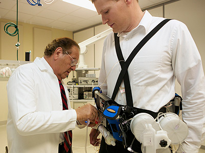 人工肾脏:可穿戴式透析设备的发明