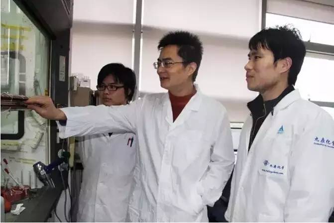 俞飚研究员指导学生